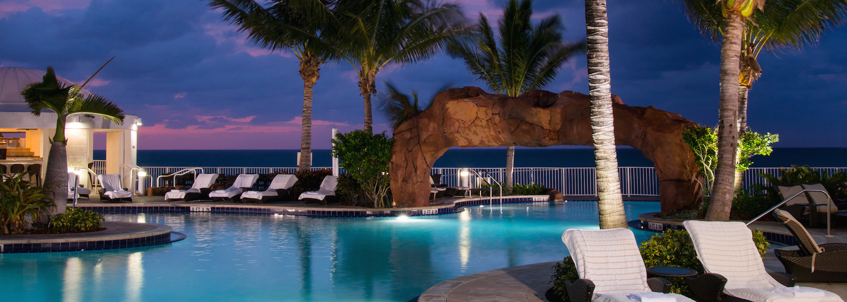 Pool at sunrise at the Trump International Beach Resort