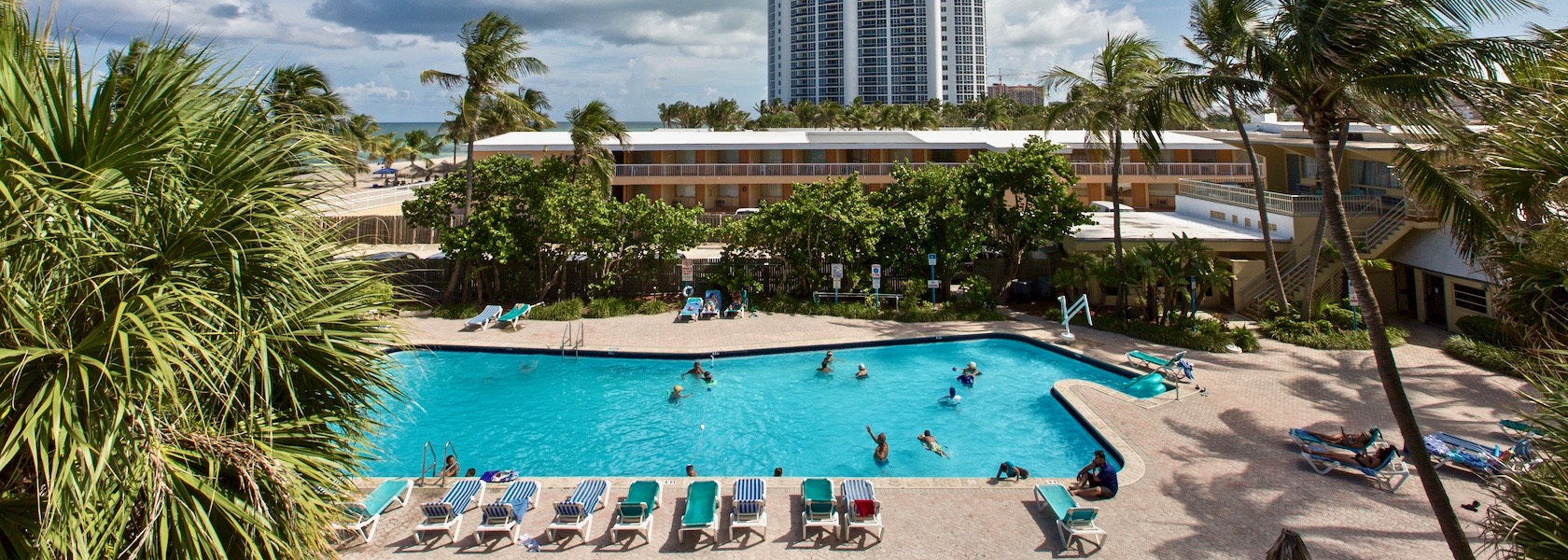 View of the Days Hotel Thunderbird Beach Resort pool